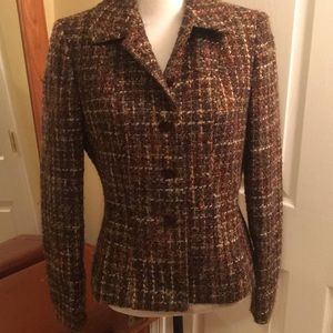 Nipped in waist tweed jacket so chic!